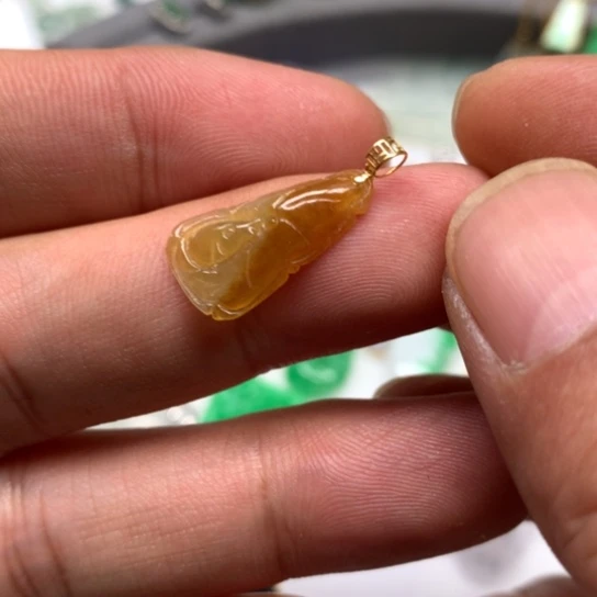 翡翠颈饰未镶嵌翡翠