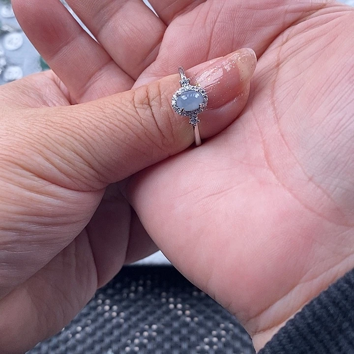 未镶嵌戒指翡翠万***?缅甸