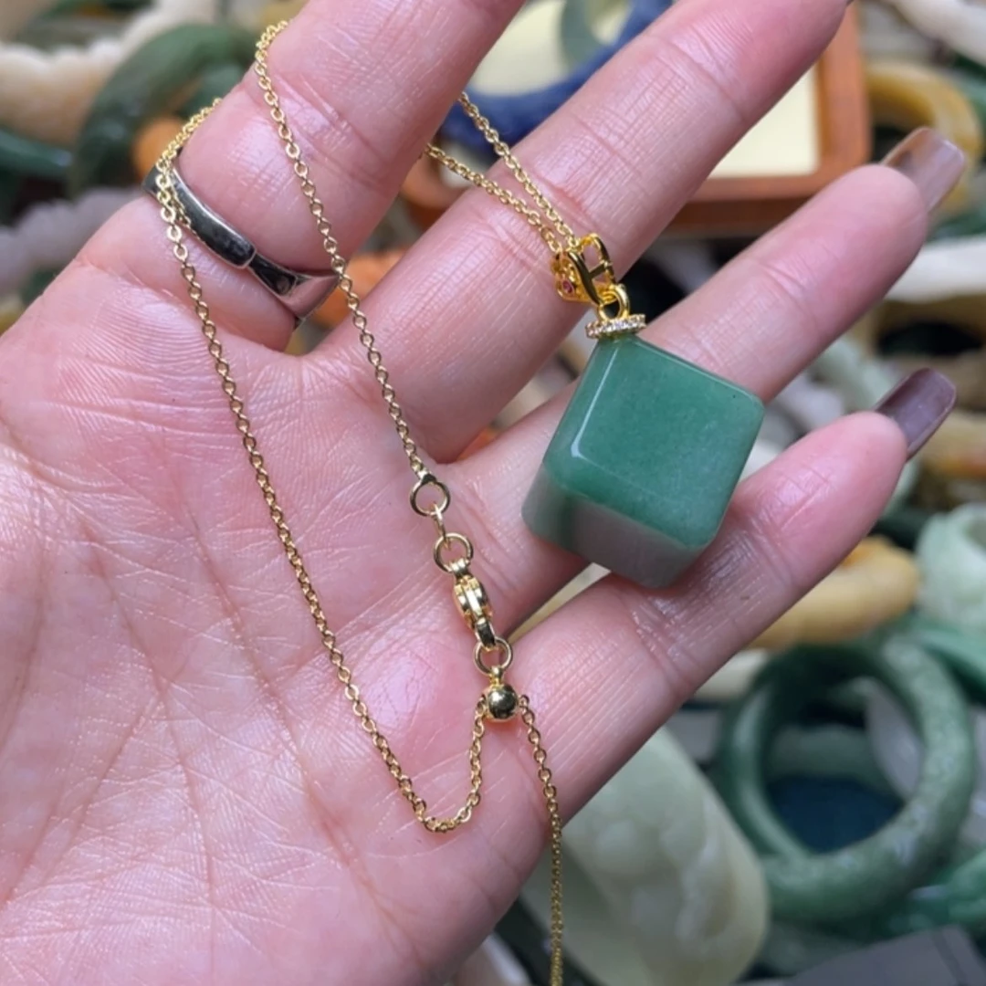 【闪购商品】未镶嵌手镯（圆镯）石英质玉