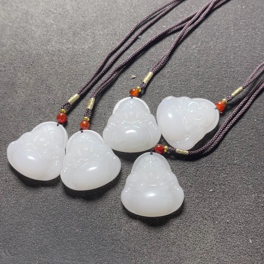 颈饰未镶嵌石英质玉无**叶