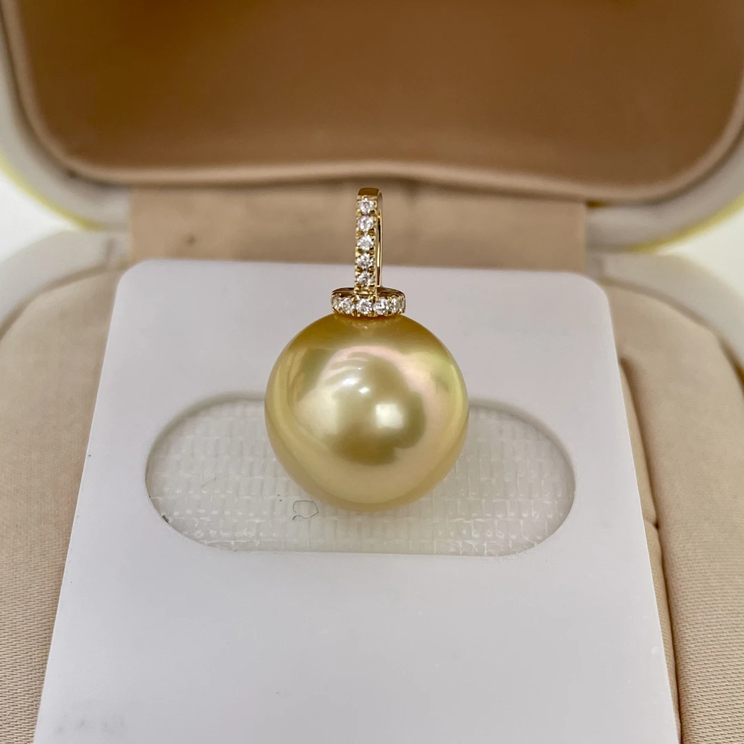 天然海水菲律宾南洋金珠吊坠18k金镶嵌尺寸12-13mm正圆细微瑕品质