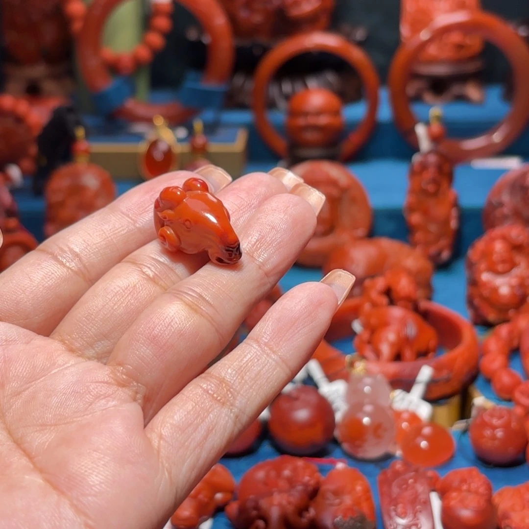 未镶嵌雕刻南红玛瑙