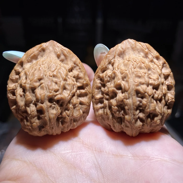精品文玩核桃一抹红 34边33肚37高