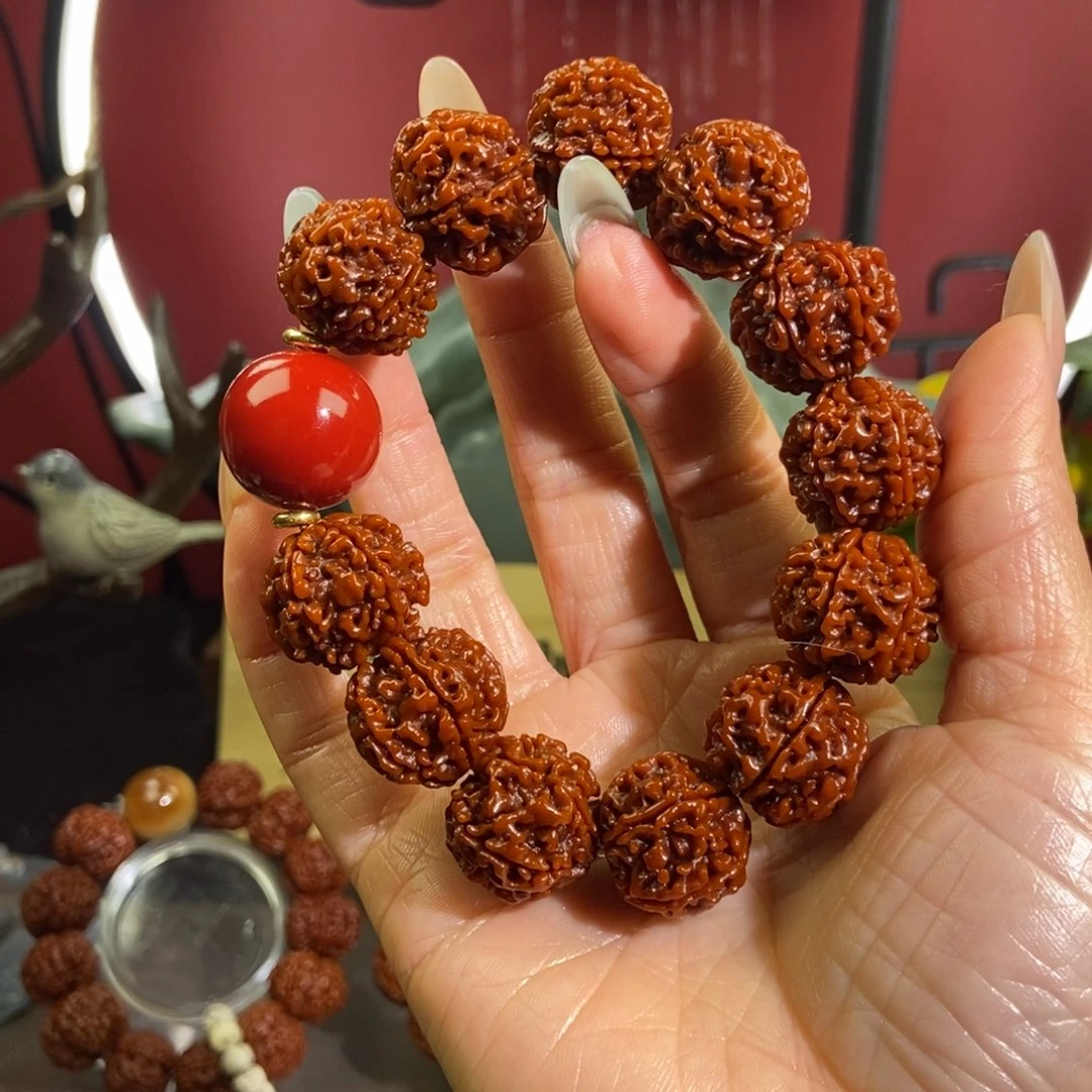 金刚菩提吊坠620红。