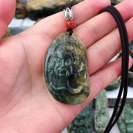 未镶嵌岫岩河磨玉（透闪石质玉）挂件
