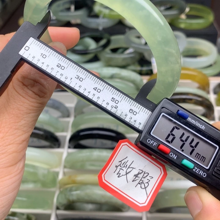 蛇纹石玉未镶嵌手镯729