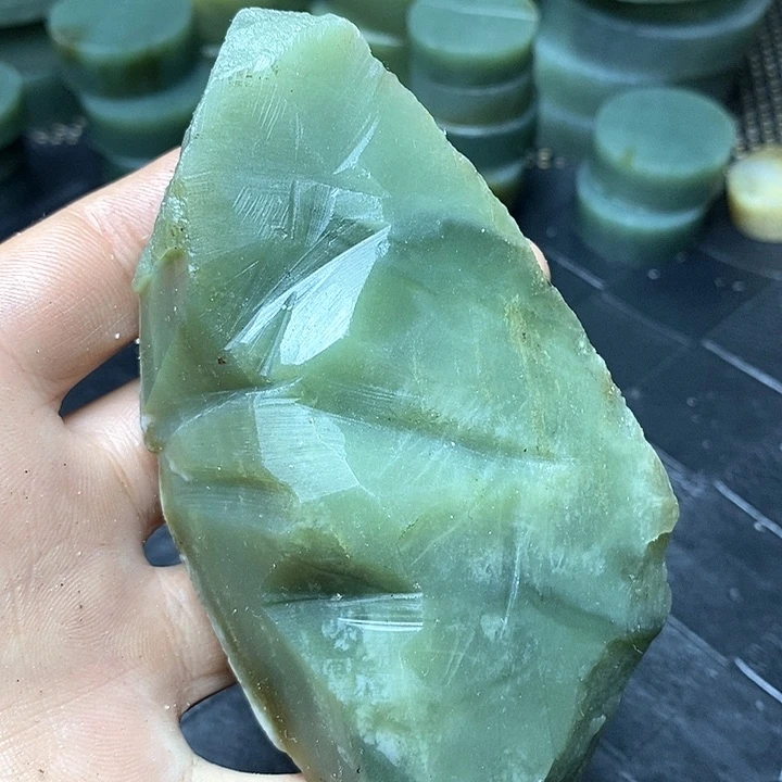 和田玉毛料未镶嵌