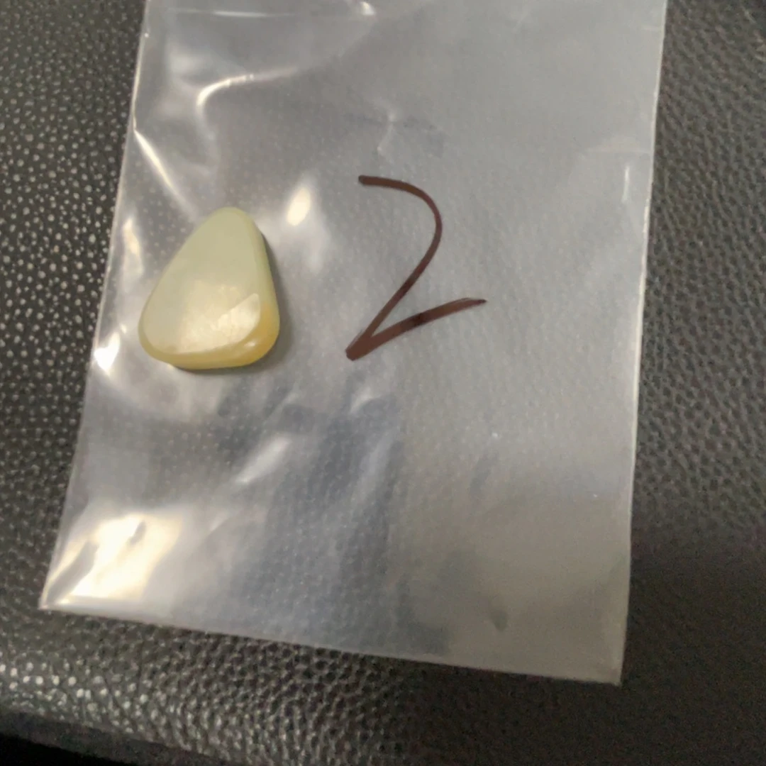 用***8颈饰未镶嵌和田玉（糖玉）