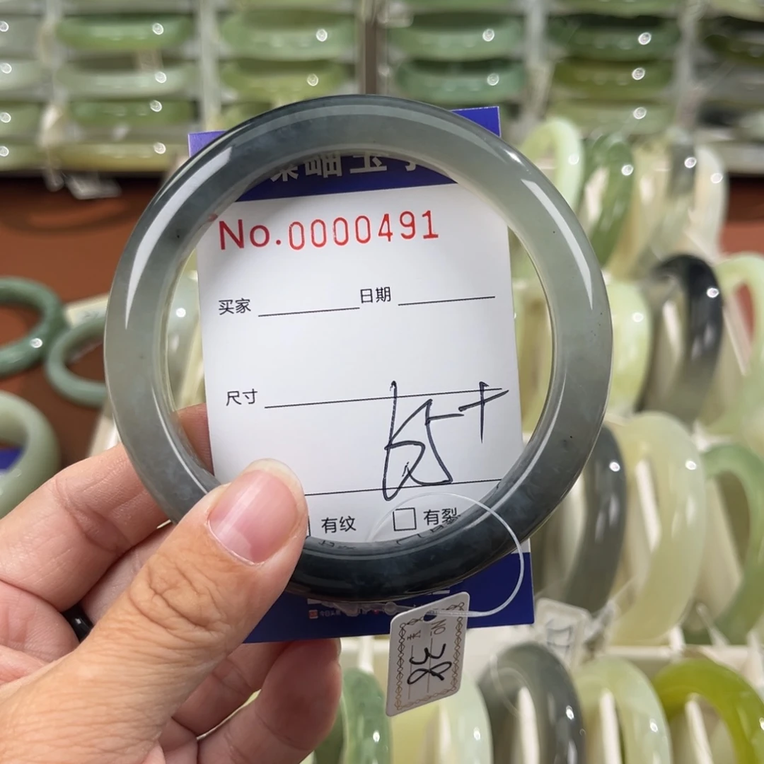 未镶嵌蛇纹石玉手镯于*雯