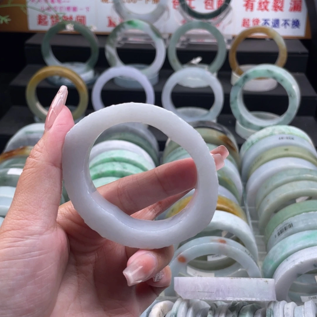 【闪购商品】未镶嵌圈定制翡翠犯****i