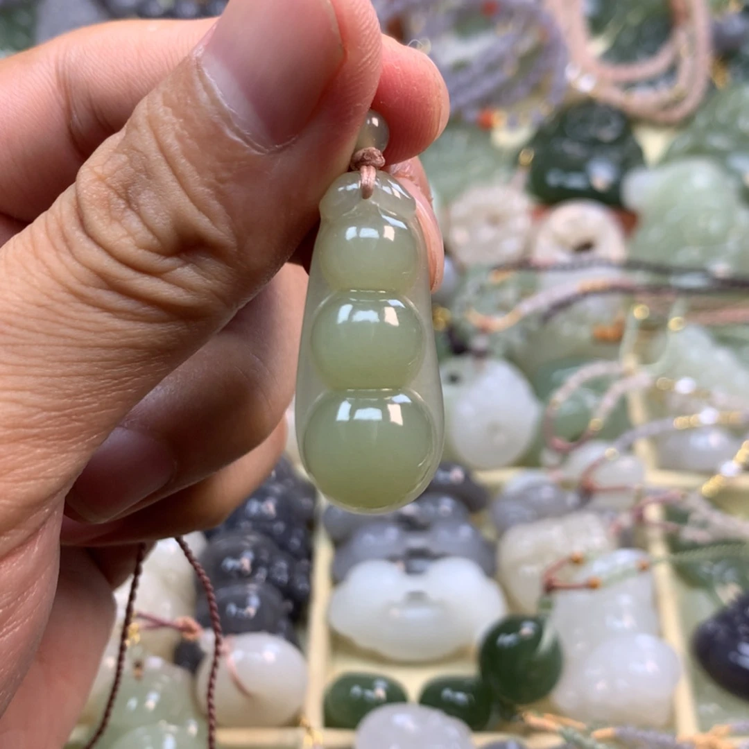 【闪购商品】颈饰未镶嵌和田玉