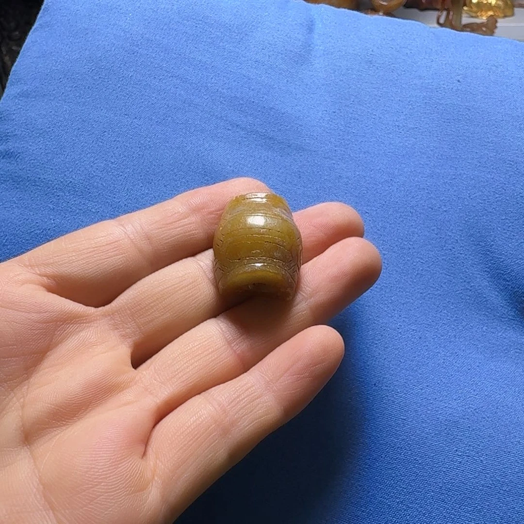 颈饰未镶嵌和田玉（糖玉）