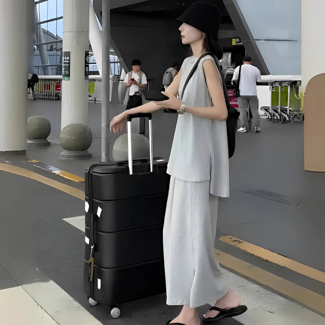 拉夏贝尔休闲时尚套装2025夏纯色不规则无袖T恤开叉半身裙两件套