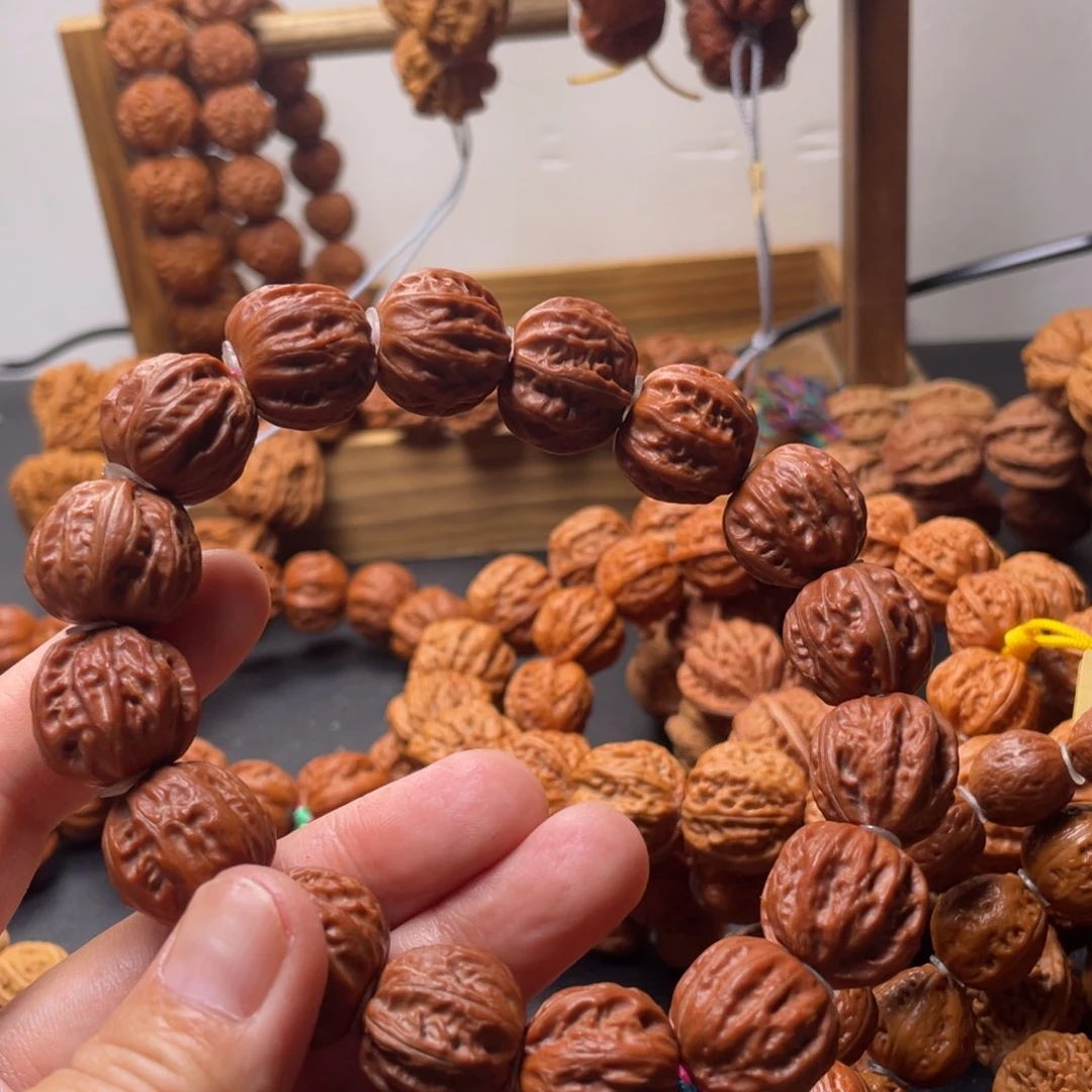 文玩核桃吊坠树王