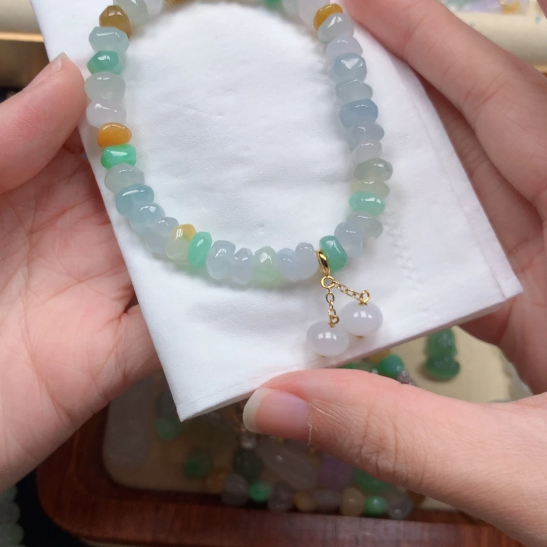 颈饰未镶嵌翡翠闪