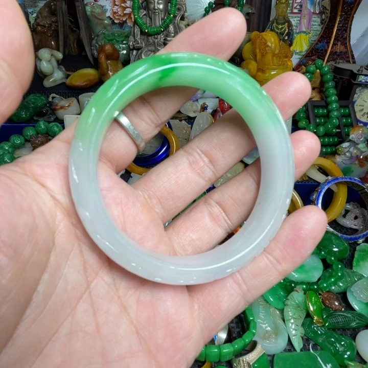 是***y吊坠滴血莲花菩提