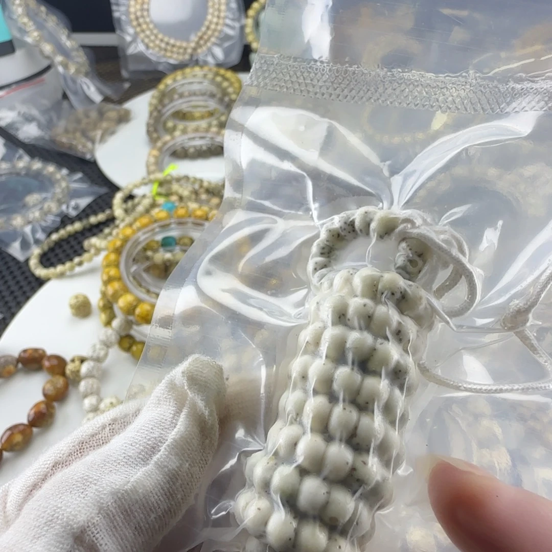 浪****手串星月菩提海南星月菩提蒜瓣骨瓷白大肠108