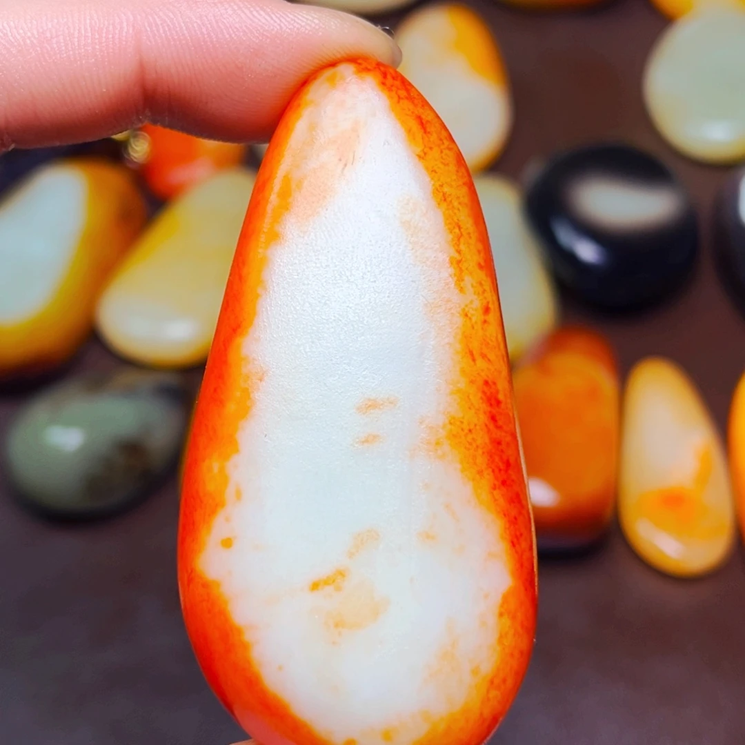 和田玉未镶嵌珠宝奇石