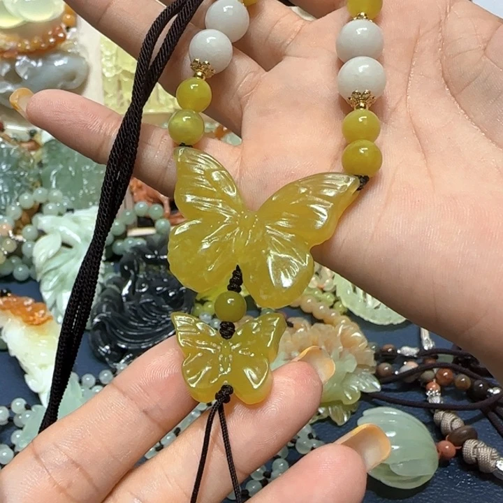 未镶嵌蛇纹石玉吊坠