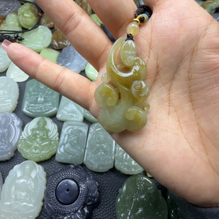 和田玉未镶嵌珠宝奇石