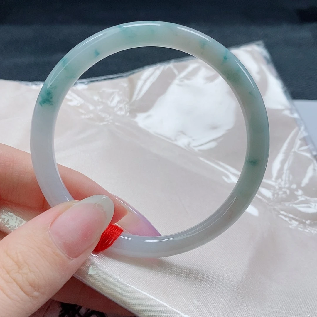 【闪购商品】未镶嵌手镯（圆镯）翡翠527号