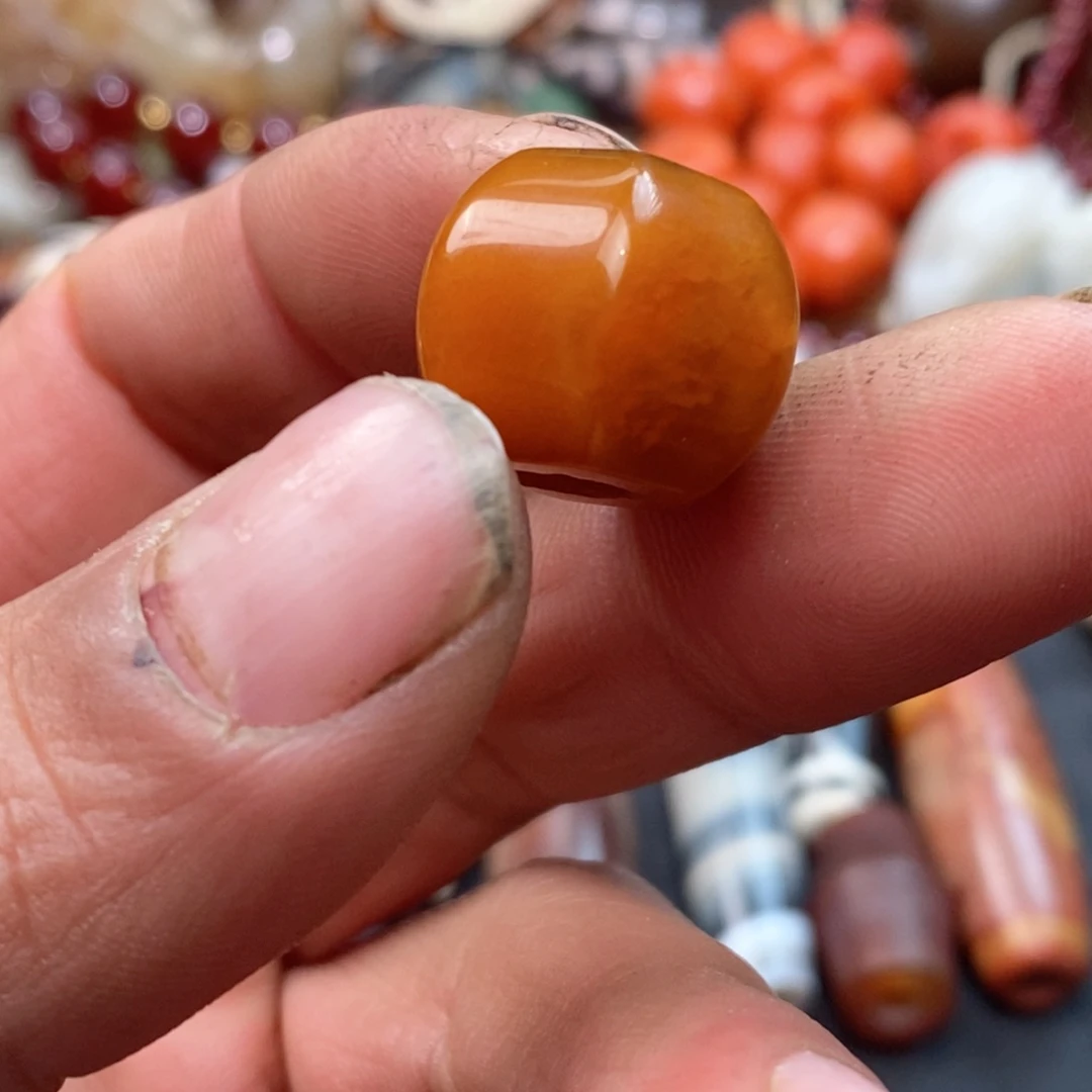 未镶嵌珠子的颜色也很漂亮玛瑙/玉髓
