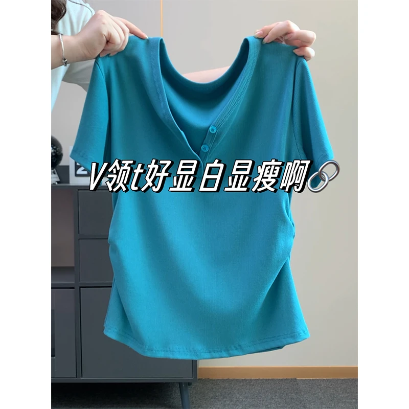 大码胖mm200斤独特小众V领排扣正肩短袖t恤女夏休闲百搭遮肉上衣