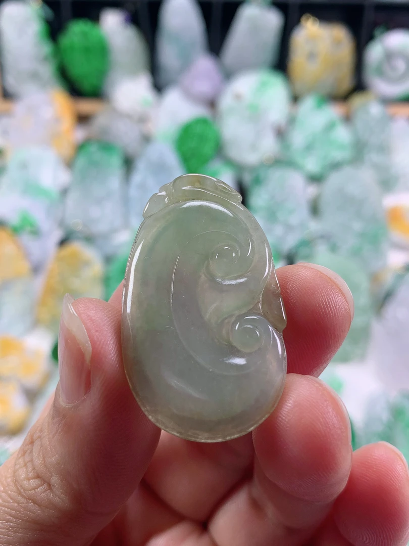 缅甸天然A货翡翠冰润如意吊坠40.8-24-3.7a
