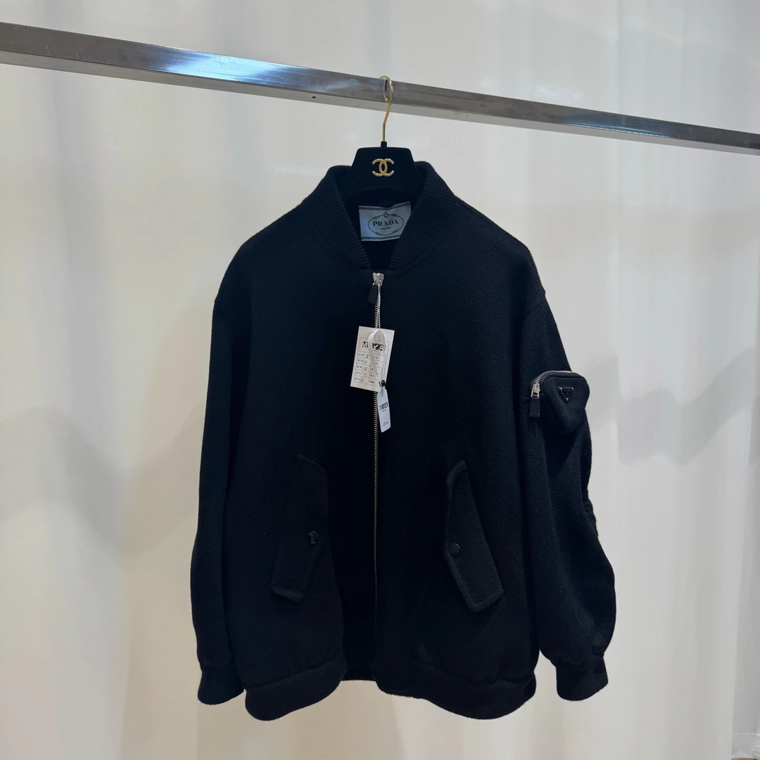 99新 Prada/普拉达 三角标棉服 38码 06744