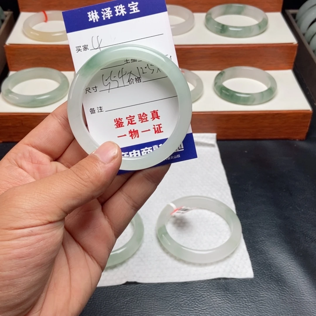 披****未镶嵌手镯石英质玉4