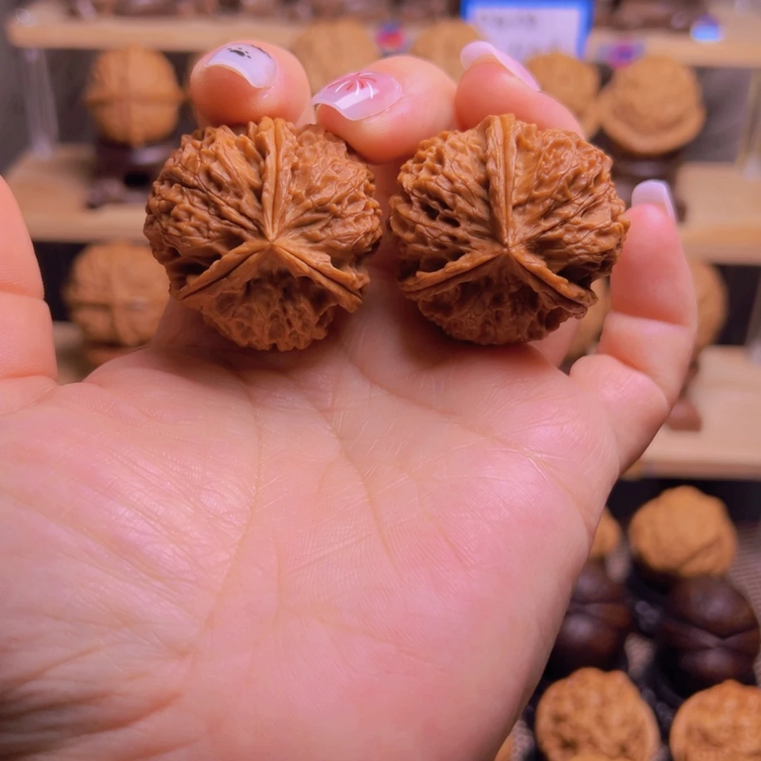 文玩核桃吊坠36w龙飞凤舞38尺