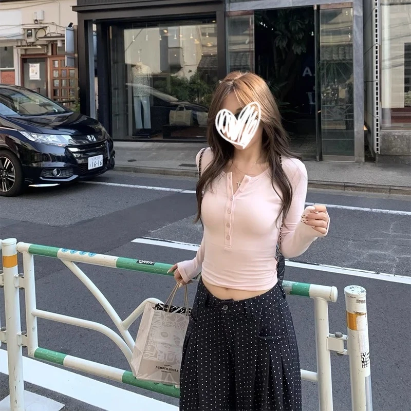 梦优莱小众炸街纽扣长袖T恤女装春秋冬气质修身显瘦内搭上衣服