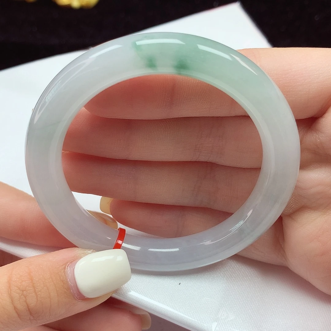 翡翠手镯未镶嵌53圈