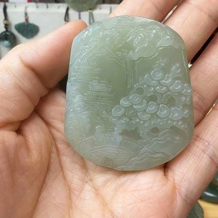 和田玉（糖玉）颈饰未镶嵌山水