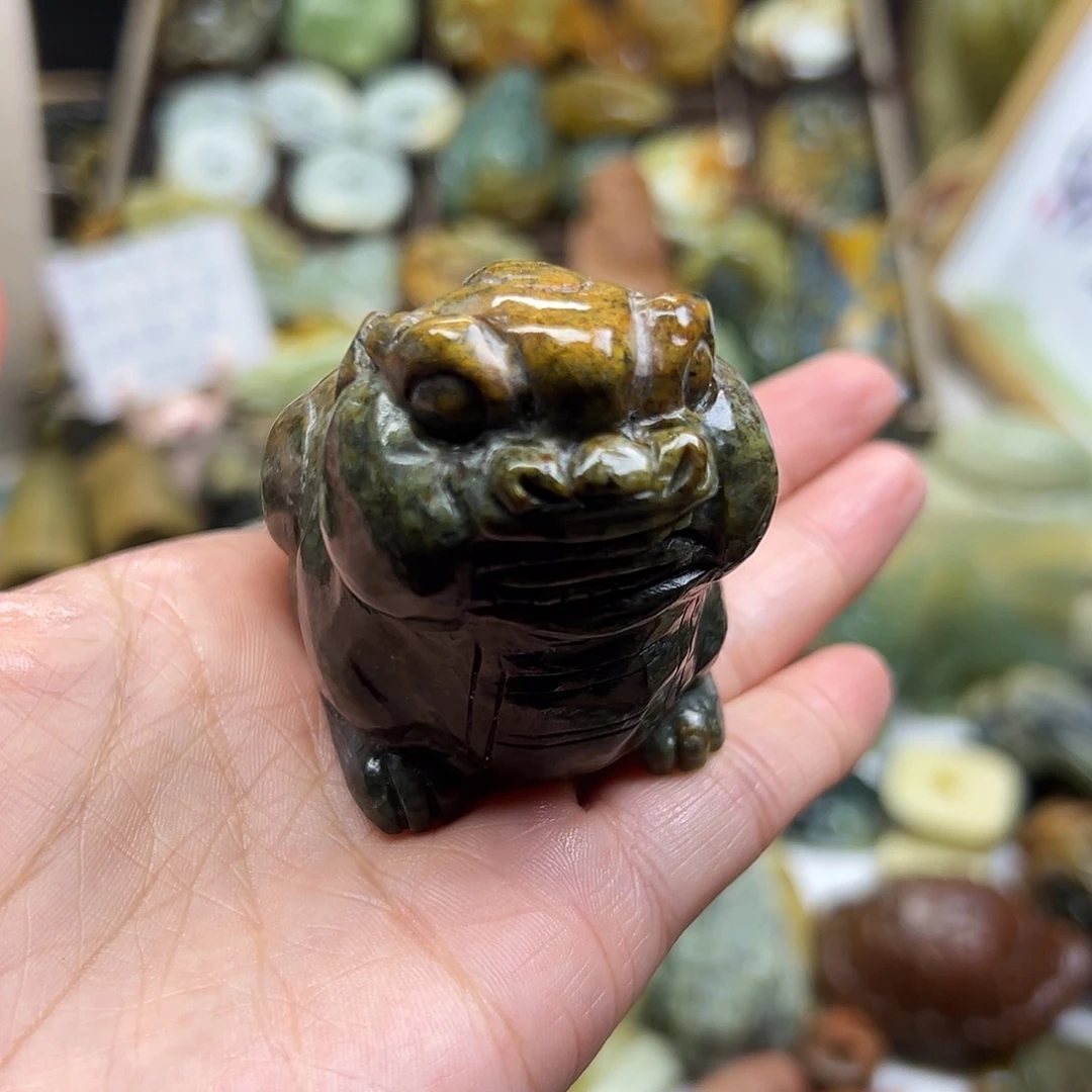 岫岩河磨玉（透闪石质玉）未镶嵌颈饰河磨玉瑞兽