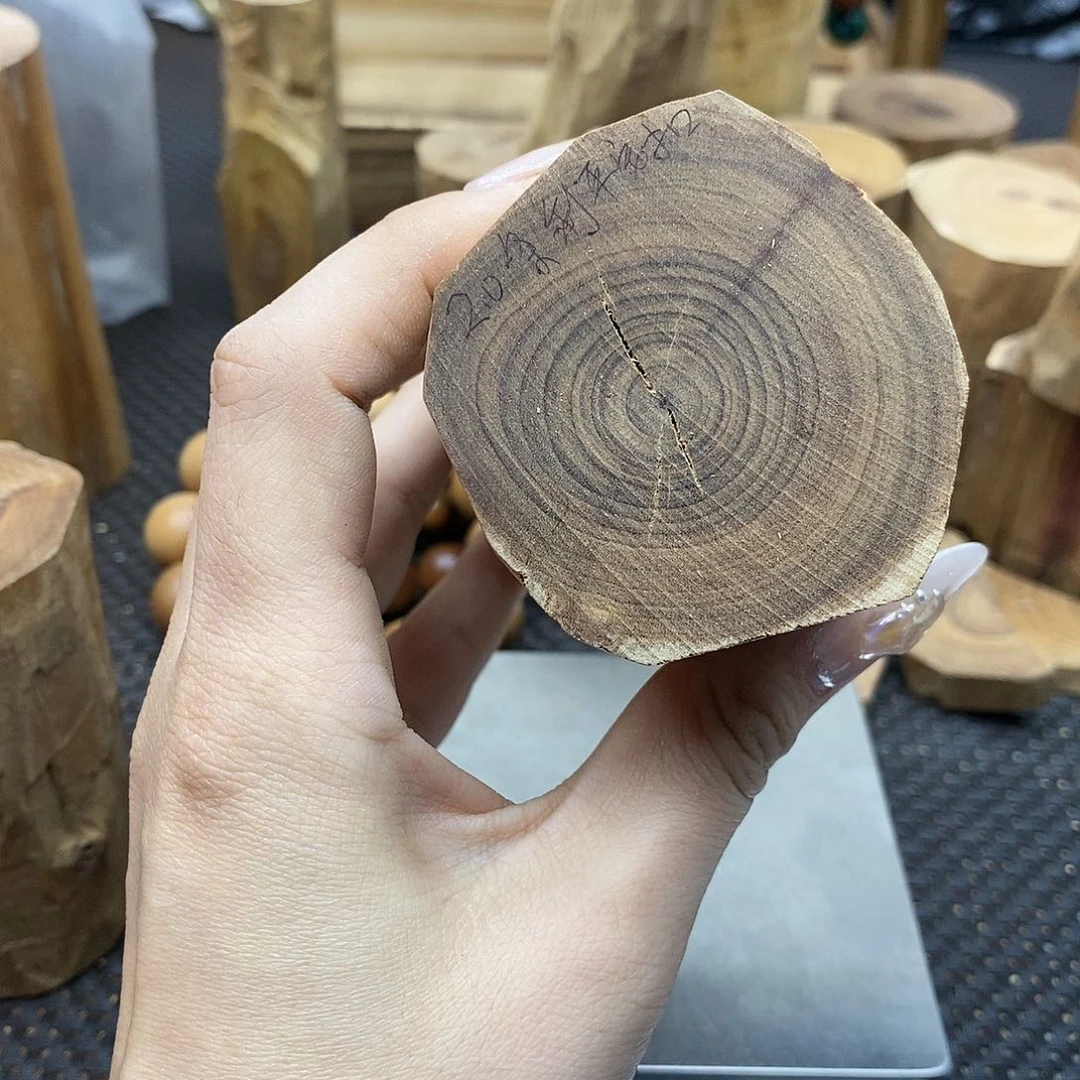 木沒*惱老山檀香木料定制手串木料