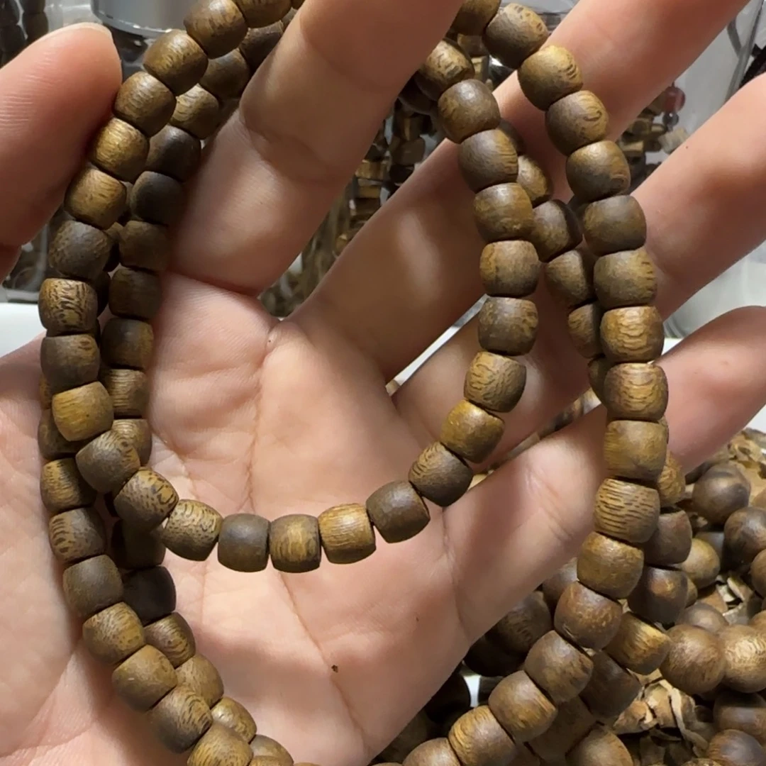 快***生沉香碎屑沉香莺歌绿奇楠07规格多圈古珠21克➕