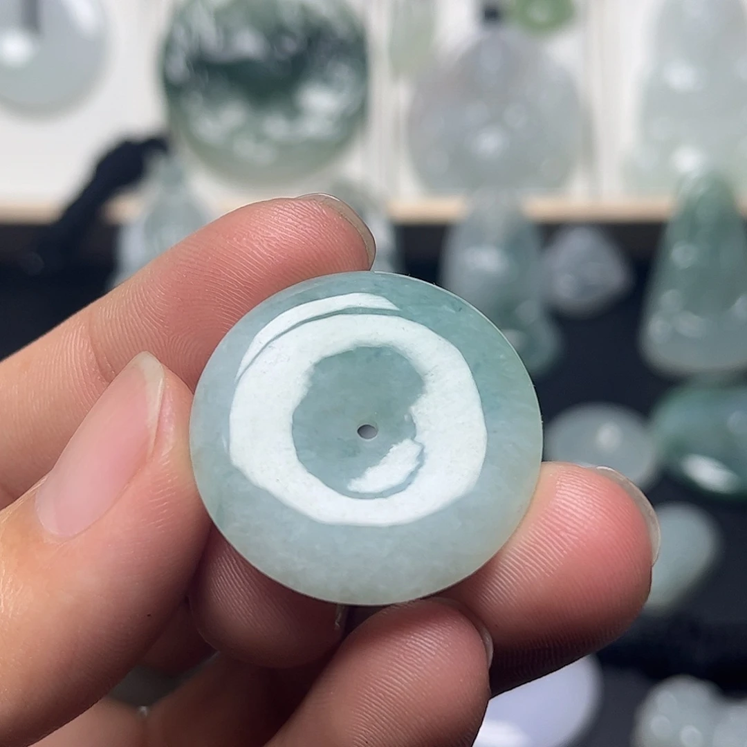 翡翠未镶嵌颈饰缅甸天然翡翠