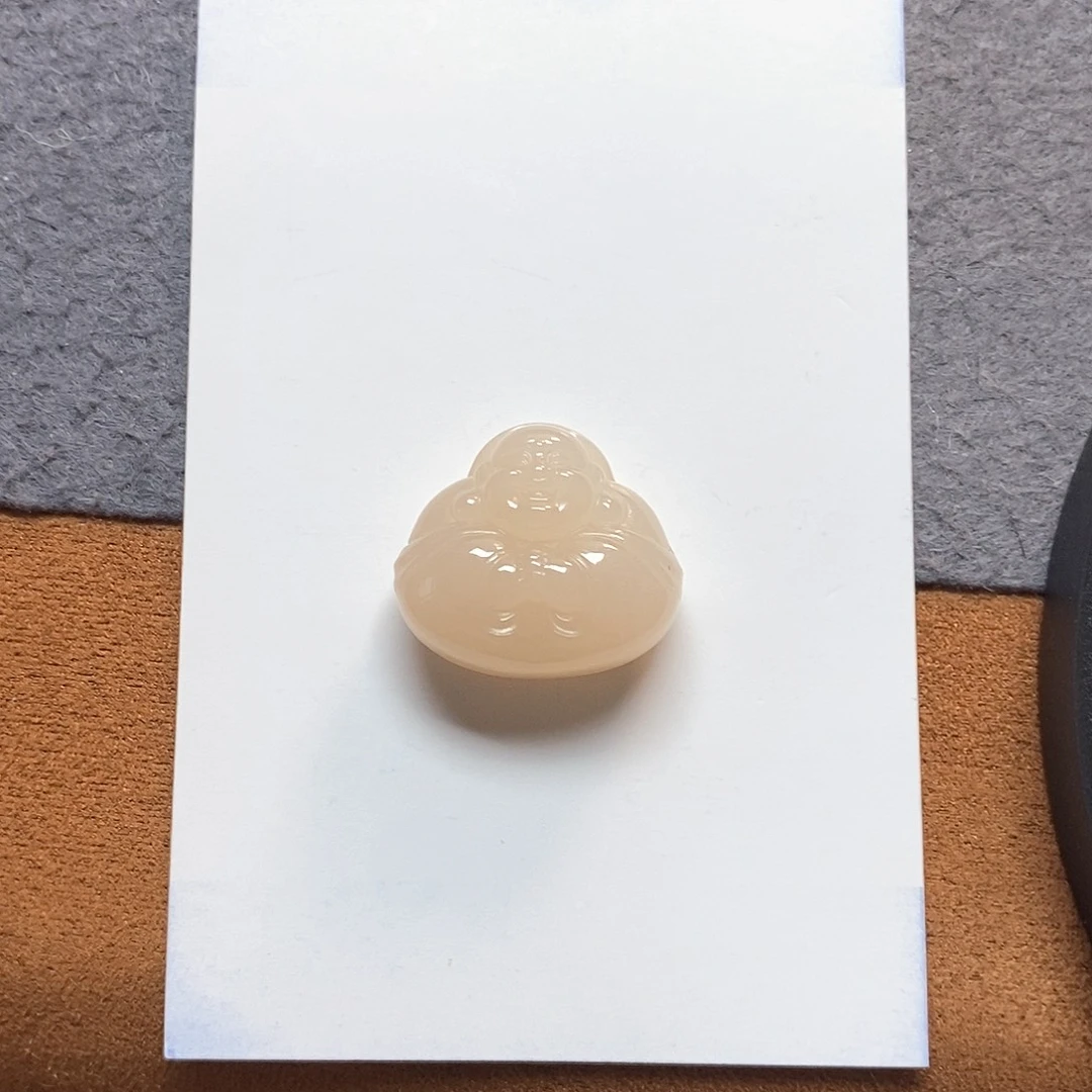 和田玉颈饰未镶嵌藕粉抱抱佛