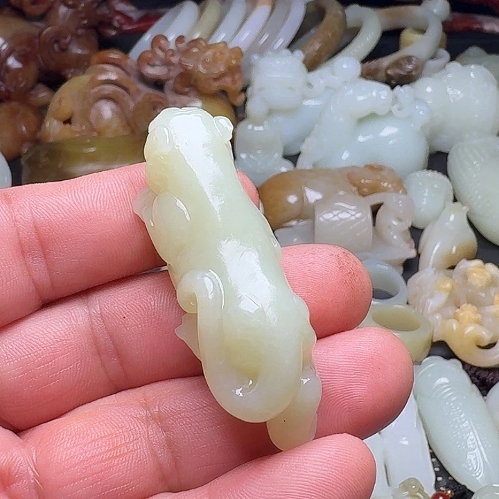 未镶嵌和田玉挂件