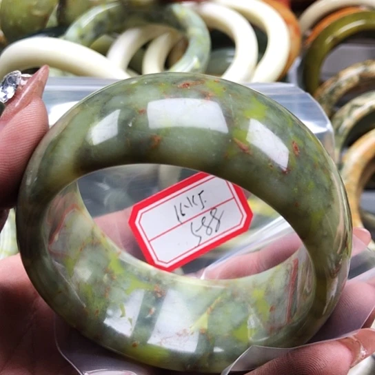 蛇纹石玉手镯未镶嵌1*灯