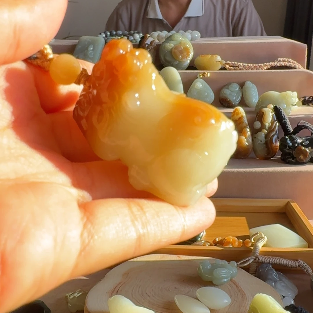 和田玉（糖玉）未镶嵌颈饰