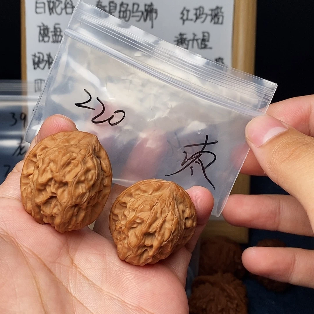 S***b文玩核桃把件平谷大枣