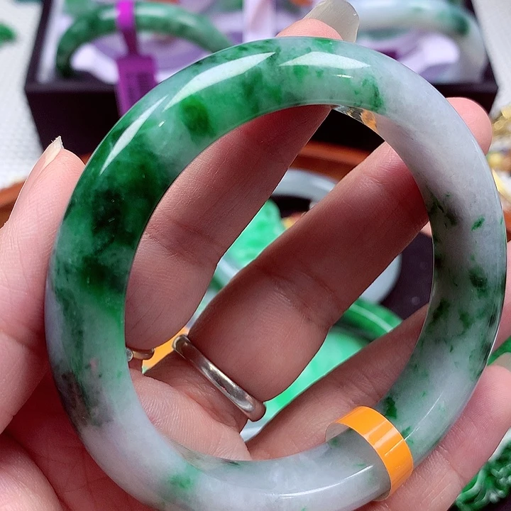 未镶嵌手镯翡翠翡翠