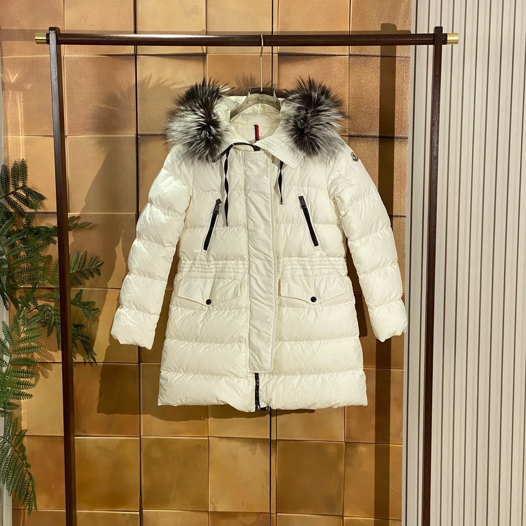 Moncler Aphroti白色刺绣银狐毛领羽绒服新款口袋/2码/99新/27620