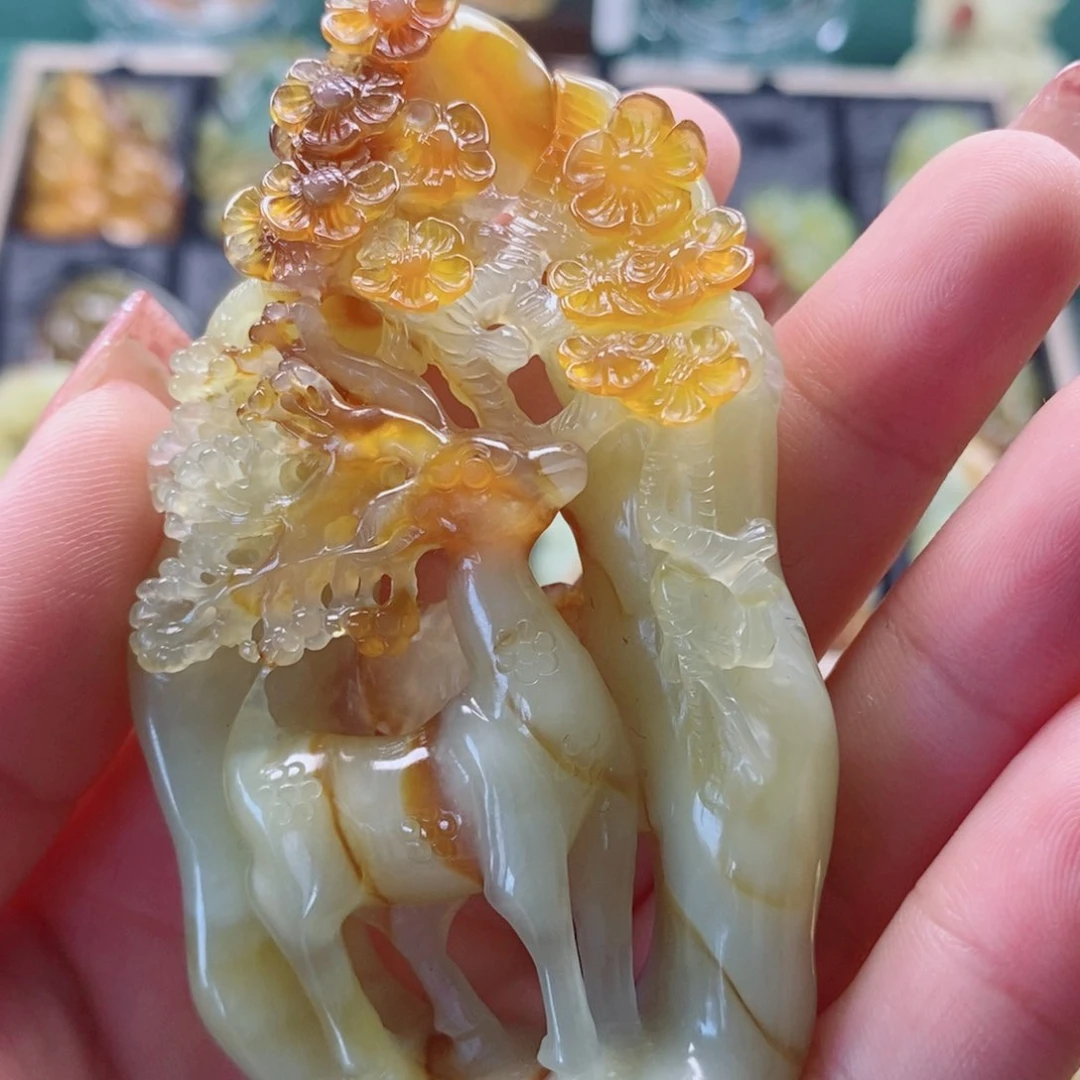 牛***蛇纹石玉未镶嵌颈饰