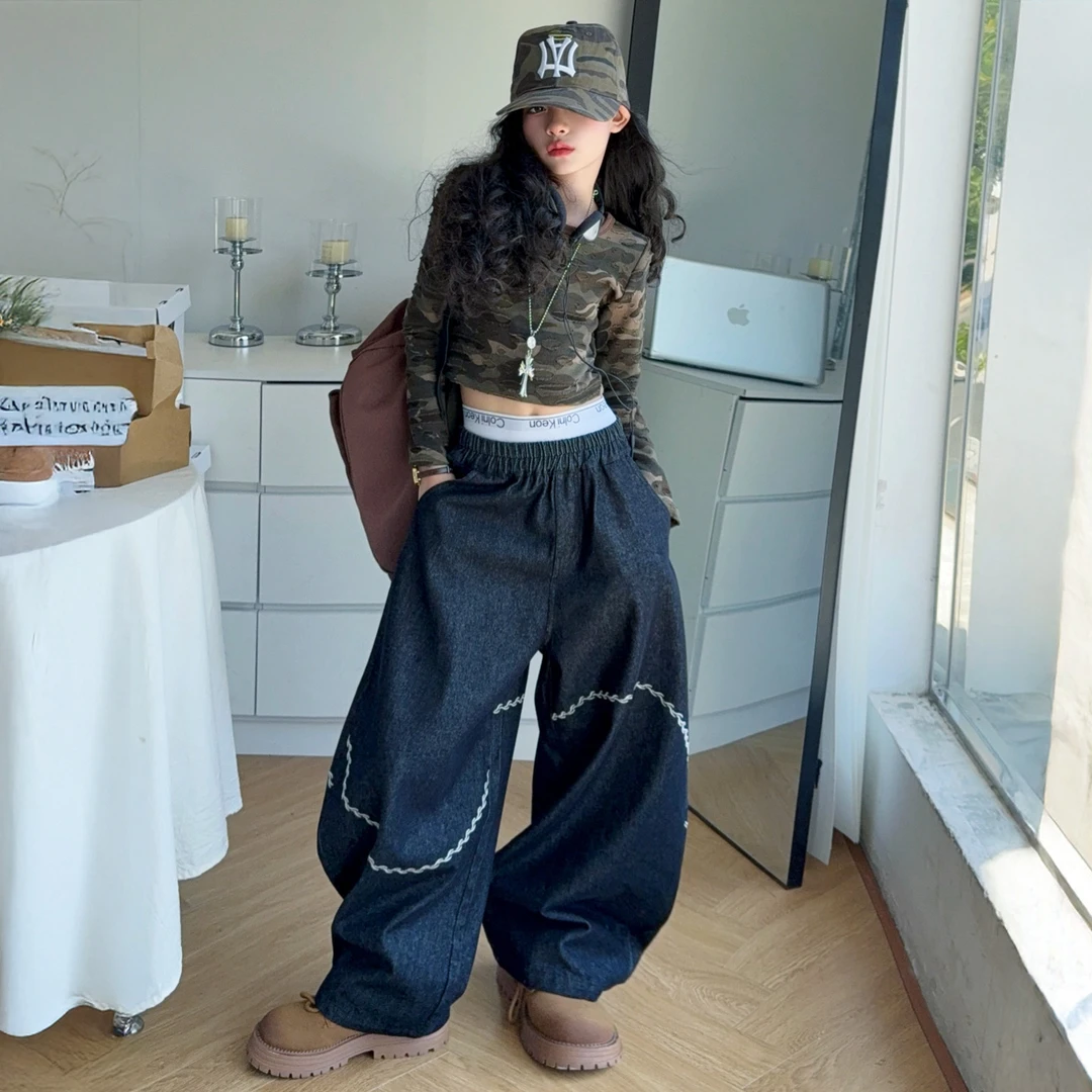 【嘻嘻柚】女童2025秋款时尚迷彩破洞打底衫美式牛仔刺绣弯刀裤套装
