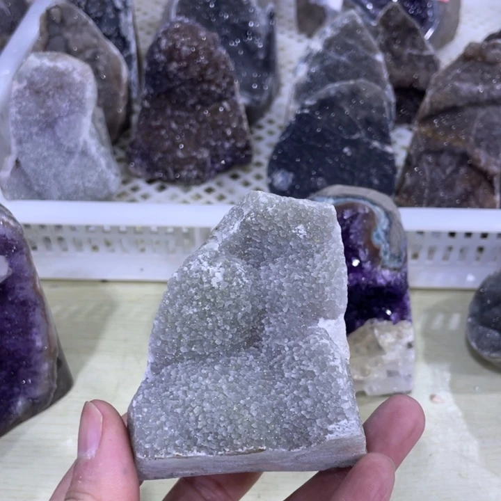 紫晶水晶摆件未镶嵌