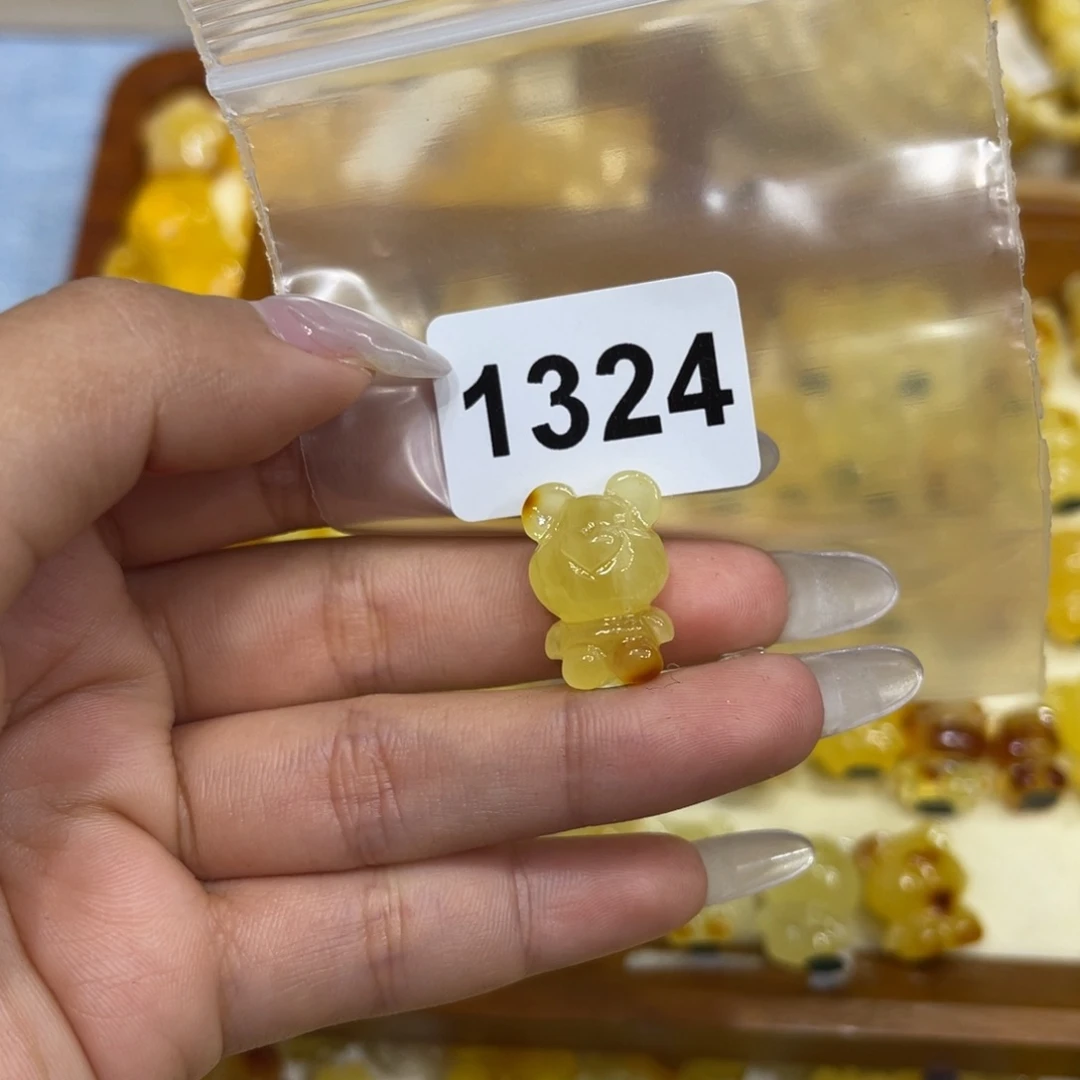 琥珀珠宝奇石未镶嵌