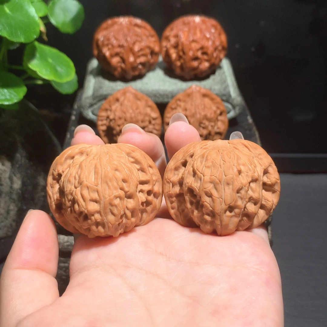 文玩核桃吊坠红皮正磨070303